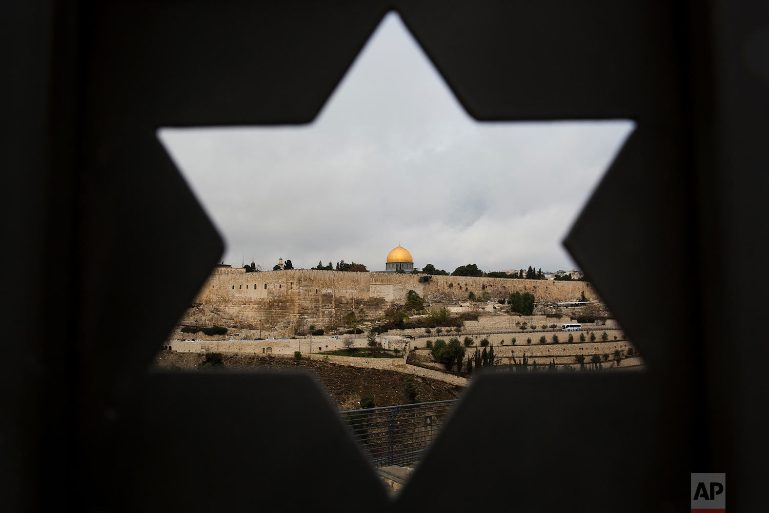 Trung Đông 2017: Thùng thuốc súng nhuộm máu và nước mắt